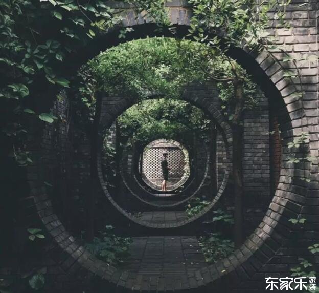 新砌墻體錯縫拼接，預(yù)留空隙，均勻受力